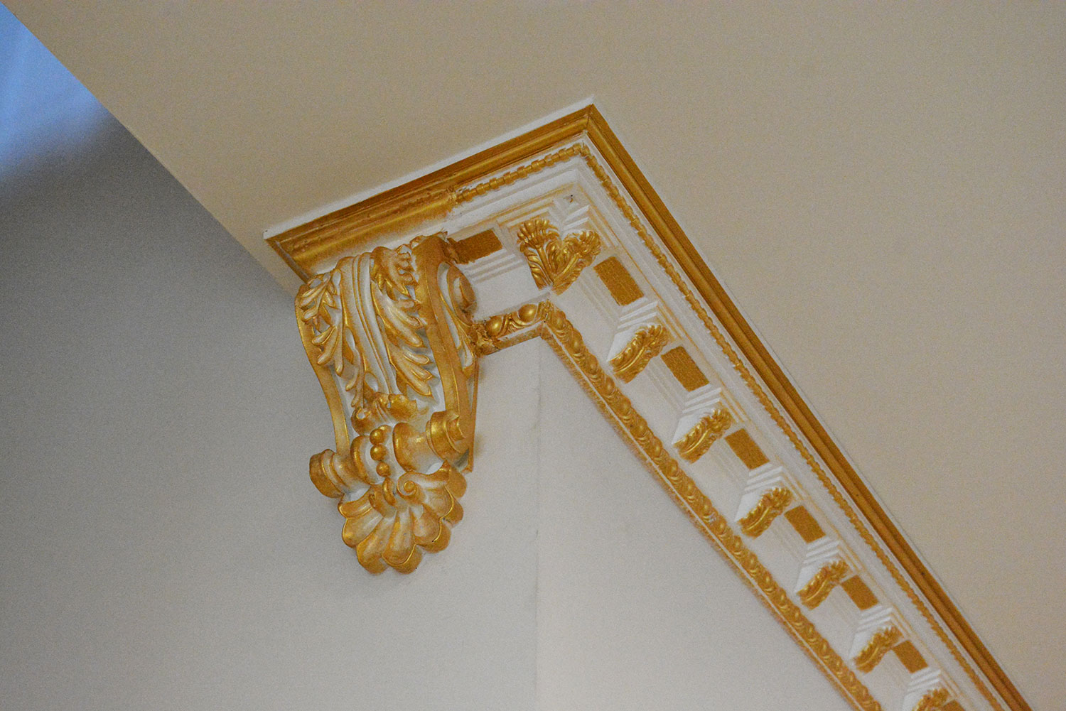 Corbel Acanthus Shell 14-1/2 in. H x 7-3/4 in. W x 5 in. D CF-010-4 - Image 4